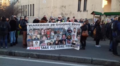 Familiari della strage di Viareggio presenti ai funerali di Giuseppe Ciucciu